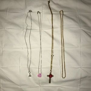 4 piece necklace set!